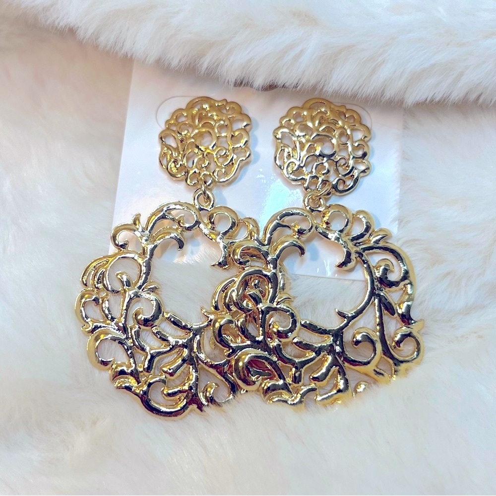 Filigree Gold Tone Drop Earrings  NWT
